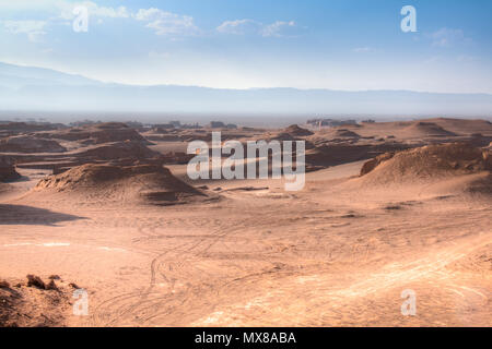 Le magnifique Dasht-e lut les déserts, célèbre pour ses formations rocheuses appelées Kaluts Kalouts ou près de la ville de Kerman Iran Banque D'Images