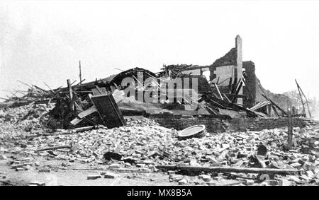 . Anglais : un bâtiment détruit par le séisme de 1906, a identifié comme ailleurs, l'hôtel Occidental Fifth Street, Santa Rosa. Sonoma State University Library, Rohnert Park, Californie. Case 11 no. 8 . Avril 1906. Gustave H. Hotz 161 bâtiment détruit, 1906 tremblement de terre, Santa Rosa, Californie Banque D'Images
