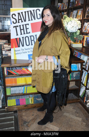 Paola Diana VIP book launch tenue à Daunt Books comprend : Mona Khashoggi Où : London, Royaume-Uni Quand : 02 mai 2018 Source : WENN.com Banque D'Images