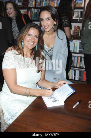 Paola Diana VIP book launch tenue à Daunt Books comprend : Paola Diana, princesse Yasmin Abbis Où : London, Royaume-Uni Quand : 02 mai 2018 Source : WENN.com Banque D'Images