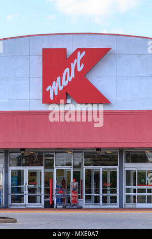 Colombie-britannique, PA, USA - 25 mai 2018 : K-Mart entrée à un emplacement de vente au détail. Kmart est troisième plus grande chaîne américaine de grands magasins d'escompte. Banque D'Images