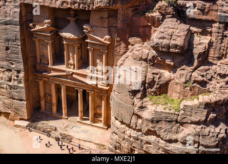 Vue aérienne de la trésorerie dans la cité perdue de Petra, Jordanie Banque D'Images