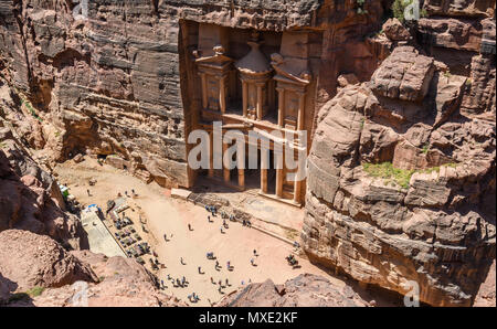 Vue aérienne de la trésorerie dans la cité perdue de Petra, Jordanie Banque D'Images