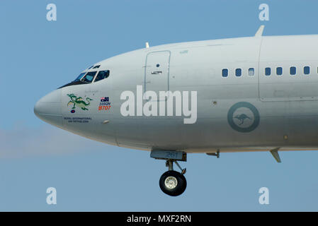 Royal Australian Air Force Boeing 707. 33, 33e Escadron sqn RAAF. Royal International Air Tattoo 2006 Fairford un marquage particulier. Castlereagh. Art Dragon Banque D'Images