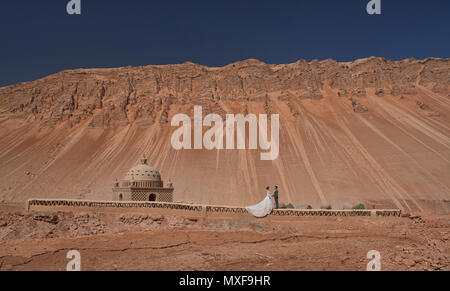 Se marier à la Montagne de Feu, Turpan, Xinjiang, Chine Banque D'Images