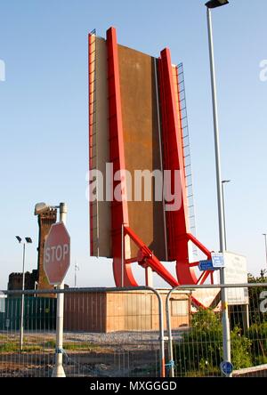 Wirral, UK. 3e juin 2018. Un nouveau pont reliant Wirral causant de plus en plus de problèmes en raison de l'être construit 4 pi, le pont devait être achevée au début de 2018 Ian Crédit Fairbrother/Alamy live news Banque D'Images