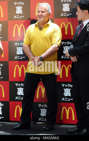 Tokyo, Japon. 4 juin, 2018. La légende du football brésilien Zico parle comme il assiste à un événement promotionnel de McDonald's Japan's off-the-menu des hamburgers à Tokyo le Lundi, Juin 4, 2018. Il a prédit vainqueur de la Coupe du Monde de la Russie serait le Brésil et final aura lieu entre le Brésil et l'Allemagne. Credit : Yoshio Tsunoda/AFLO/Alamy Live News Banque D'Images