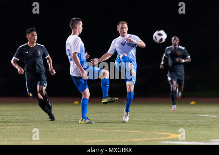 3 juin 2018 - Fort Bragg, Caroline du Nord, États-Unis - 3 juin 2018 - Fort Bragg, Caroline du Nord, USA - All-Air Soccer Force slt Ryan Ward (6) en action lors d'un premier match entre l'armée américaine et de la Force aérienne à l'Armée 2018 MenÃ•s Soccer Championship, à Hedrick, stade de Fort Bragg. Air Force, les Forces armées, la défense des champions de l'armée battue 2-1 en prolongation. Les Forces armées MenÃ•s Soccer Championship est mené tous les deux ans. (Crédit Image : © Timothy L. Hale via Zuma sur le fil) Banque D'Images