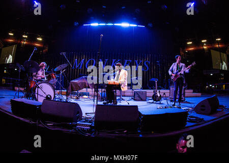 Milan Italie. 04 juin 2018. Le multi-instrumentiste australien singer-songwriter CAMERON AVERY effectue sur scène à Mediolanum Forum ouverture du show de Arctic Monkeys. Credit : Rodolfo Sassano/Alamy Live News Banque D'Images