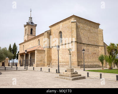 Église paroissiale de San Bernardino de Siena. Pueblo de San Juan. Provincia de Tolède. España. Banque D'Images