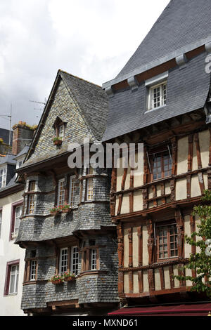 Lannion (Bretagne, nord-ouest de la France) : maison ancienne à colombages sur la place "place du Général Leclerc' dans le centre-ville. *** *** Légende locale Banque D'Images