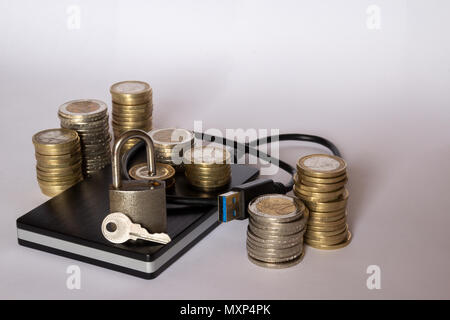 Cadenas sur un disque dur externe avec beaucoup d'espace Banque D'Images