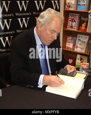 Liverpool, Royaume-Uni diverses célébrités assister à leurs séances de signature Ian crédit Fairbrother/Alamy stock photos Banque D'Images