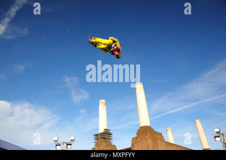 Relentless Freeze Festival 2010, Snowboard, Ski et musique à Battersea Power Station, 30 Octobre 2010 Banque D'Images