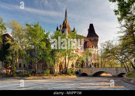 Le château de Vajdahunyad, Budapest, Hongrie Banque D'Images