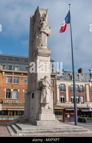 Monument commémoratif de guerre à l'extérieur gare à Arras Banque D'Images