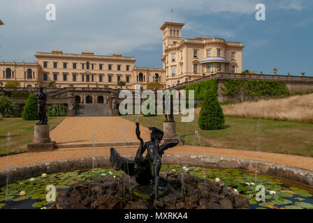 Vue d'été de jour d'Osborne House and gardens, Cowes, île de Wight, Royaume-Uni Banque D'Images