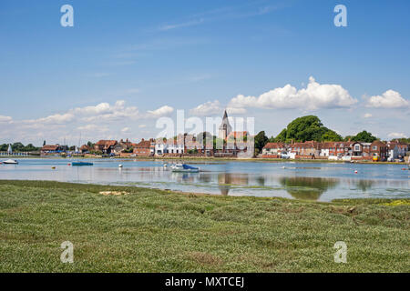 Bosham Harbour West Sussex à marée montante, un jour ensoleillé de juin. Banque D'Images