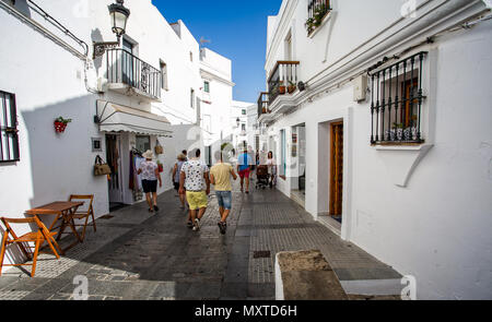 Rue piétonne à Vejer de la Frontera, Espagne prises le 22 septembre 2015 Banque D'Images