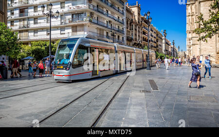 Le centre-ville en tram prises à Séville, Espagne, le 23 septembre 2015 Banque D'Images