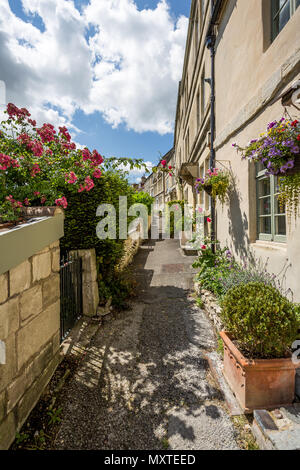 Terrasse de maisons géorgiennes sur colline à Bradford on Avon pris à Bradford on Avon, Wiltshire, Royaume-Uni le 25 juillet 2015 Banque D'Images