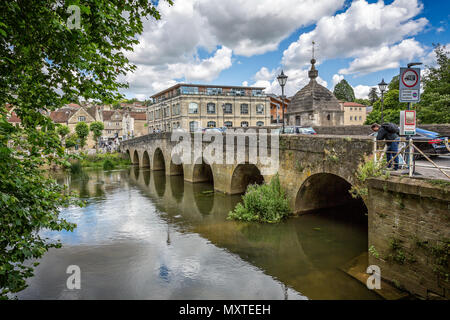 Bradford on Avon pris du pont de la vieille ville de Bradford on Avon, Wiltshire, Royaume-Uni le 25 juillet 2015 Banque D'Images