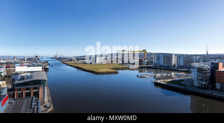 Vue sur le nord vers Belfast Harbour Banque D'Images