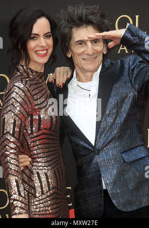 08 avril 2018 - Ronnie Wood et Sally Wood à l'Olivier Awards avec Mastercard, Royal Albert Hall à Londres, Angleterre, RU Banque D'Images