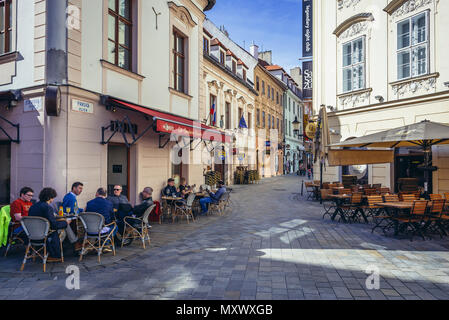 Mondieu cafe sur la rue Panska sur la vieille ville de Bratislava, Slovaquie Banque D'Images