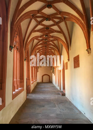 Cloître de l'église paroissiale catholique de Saint Stéphane à Mainz, Allemagne Banque D'Images