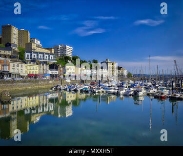Go - DEVON : le port de Torquay (image HDR) Banque D'Images