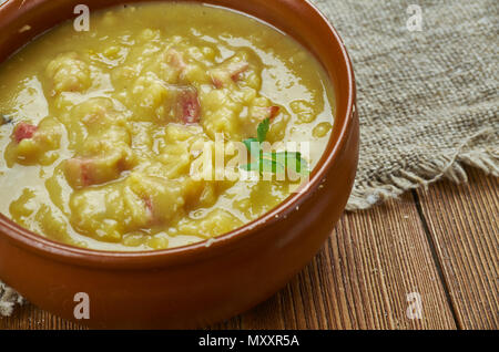 Soupe aux pois nordique rustique - Survivre à l'hiver comme l'Scandanvians Banque D'Images