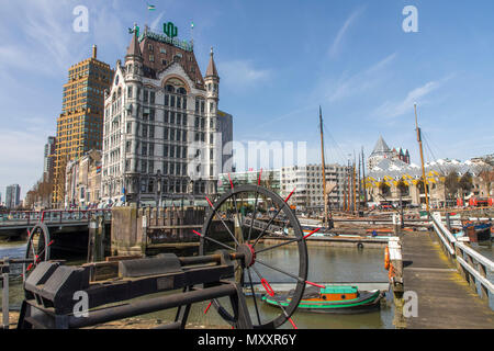 Le centre-ville de Rotterdam, Oudehaven, port historique, les navires historiques, Witte Huis, Pays-Bas, Banque D'Images