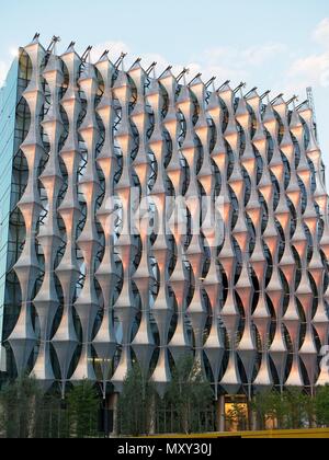 Nine Elms, Londres, Royaume-Uni - 03 juin 2018 : Façade de l'immeuble de l'ambassade des États-Unis Banque D'Images