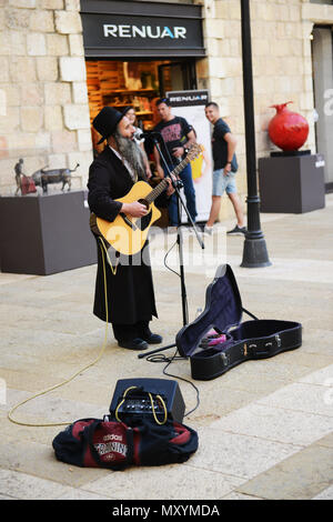 Alrov Mamilla Avenue est un populaire centre commercial en plein air à Jérusalem, Israël. Banque D'Images