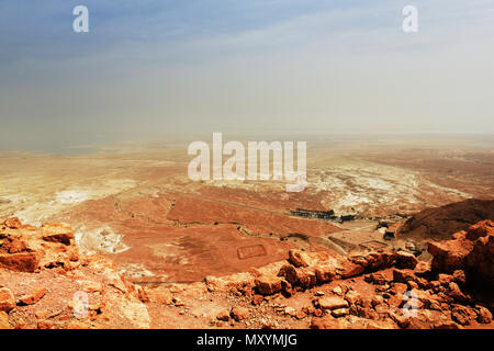 Beaux paysages désertiques vu de Massada, Israël. Banque D'Images