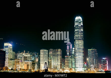 Hong Kong skyline at night,vue du port de Victoria, Hong Kong Banque D'Images