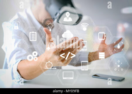 Des affaires avec schéma virtuel et IOT Banque D'Images