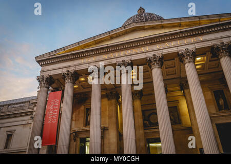 Londres, UK - Novembre 2017. Trafalgar Square avec la National Gallery Museum. Le format paysage. Banque D'Images