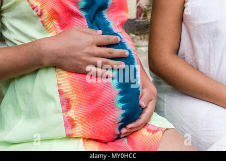 Les femmes enceintes dans leur dernier tri-mester à la maternité dans la région de Nueva Gerona sur Isla de la Juventud, Cuba Banque D'Images