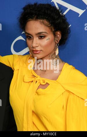 Brooklyn, NY, USA. 4 juin, 2018. Kehlani aux arrivées pour 2018 CFDA Fashion Awards, Brooklyn Museum, Brooklyn, NY, le 4 juin 2018. Crédit : Jason Mendez/Everett Collection/Alamy Live News Banque D'Images