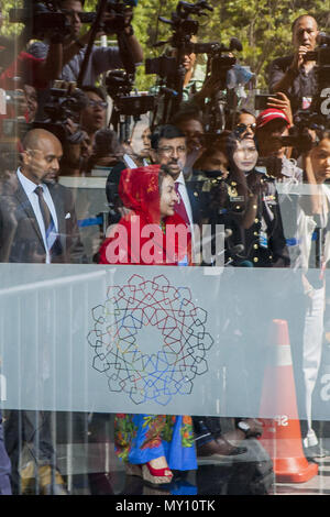 Kuala Lumpur, Malaisie. 5 juin, 2018. Rosmah Mansor, épouse de l'ancien premier ministre de Malaisie Najib Razak, vu quitter le siège de la MACC après lui sur le développement de la Malaisie 1 Bhd.Datin Seri Rosmah Mansor, épouse de l'ancien premier ministre malaisien Datuk Seri Najib Razak étaient tenus de donner sa déclaration à la Commission anticorruption malaisiens (MACC) siège le 5 juin 2018. Credit : Faris Hadziq SOPA/Images/ZUMA/Alamy Fil Live News Banque D'Images