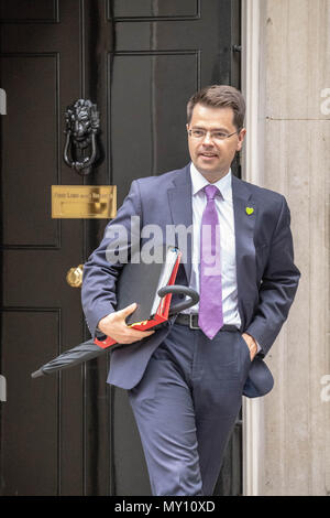 Londres, Royaume-Uni. 5 juin 2018, James Brokenshire, du logement et des collectivités du Canada, quitte réunion du Cabinet au 10 Downing Street, Londres, Royaume-Uni. Ian Davidson Crédit/Alamy Live News Banque D'Images