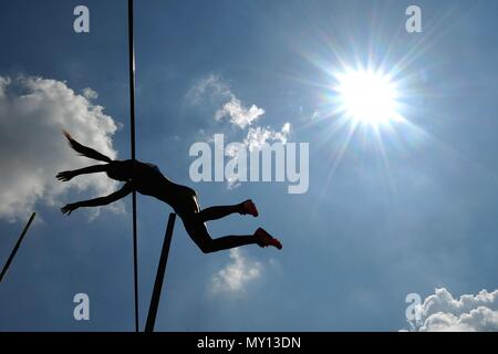 Prague, République tchèque. 4 juin, 2018. Moryskova Aneta de République tchèque est en concurrence au cours de la ronde à la Perche femmes à la Josef Odlozil Athlétisme Memorial Classic Premium EA Réunion à Prague en République tchèque. Credit : Slavek Ruta/ZUMA/Alamy Fil Live News Banque D'Images