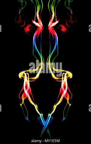 Image de fumée colorée sur fond sombre ( multi colored ) Banque D'Images