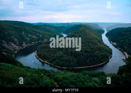 Boucle de la sarre près de Mettlach, Allemagne. Banque D'Images