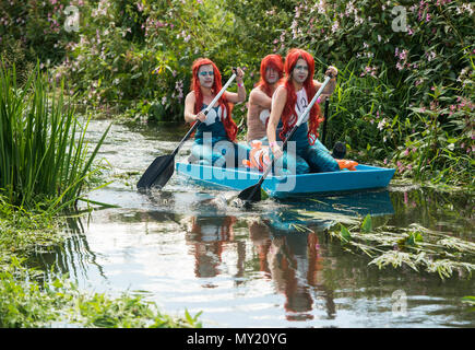 Jeux de plaine a lieu à Thorney, Somerset avec course de radeau à partir du jour 30/07/17 Banque D'Images