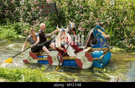 Jeux de plaine a lieu à Thorney, Somerset avec course de radeau à partir du jour 30/07/17 Banque D'Images