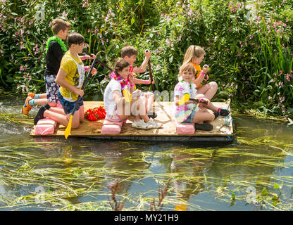 Jeux de plaine a lieu à Thorney, Somerset avec course de radeau à partir du jour 30/07/17 Banque D'Images