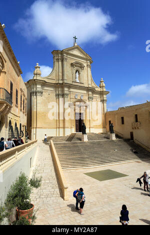 Vue d'été de la Cittadella, dans la ville de Victoria, capitale de l'île de Gozo, Malte Banque D'Images